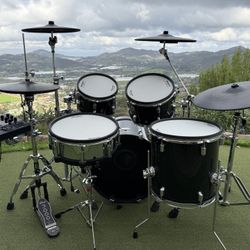 Roland Drum Set VAD 507