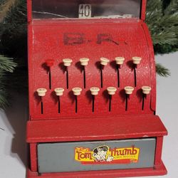 Vintage Red Tom Thumb Toy Cash Register Western Stamping Co. Metal "WORKS"

