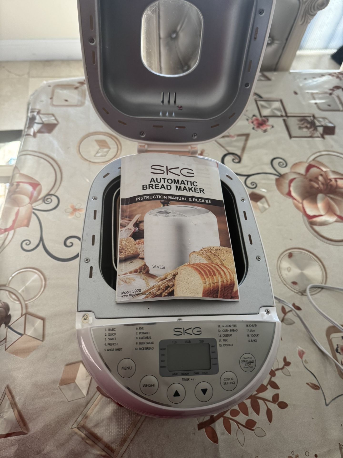 Like New Skg Bread Maker Machine