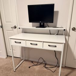 White Desk 