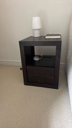 Nightstand set of 2( pottery barn)