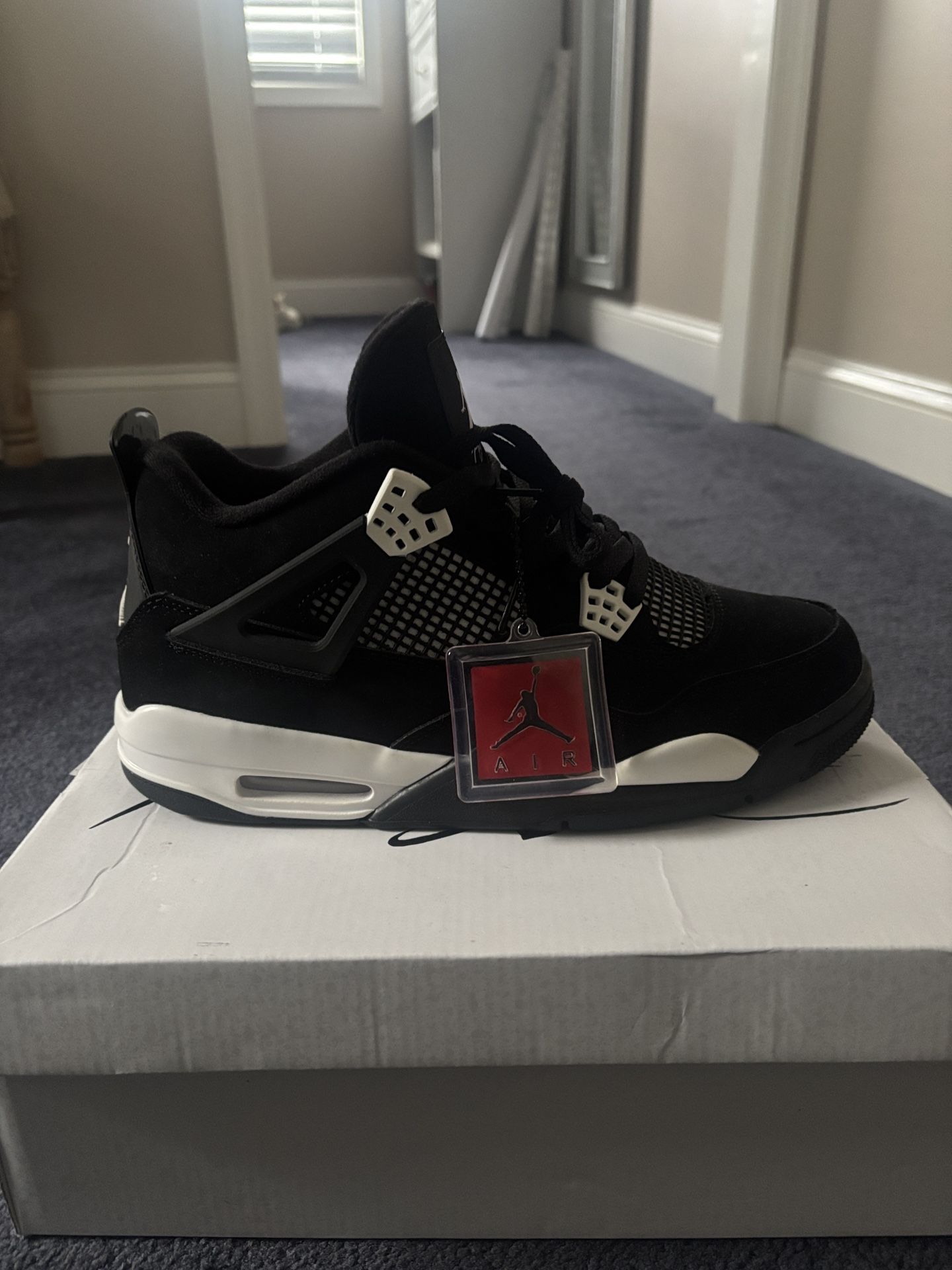 jordan 4 White Thunder