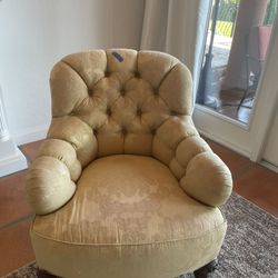 Vintage Sofa And Lounge Chairs