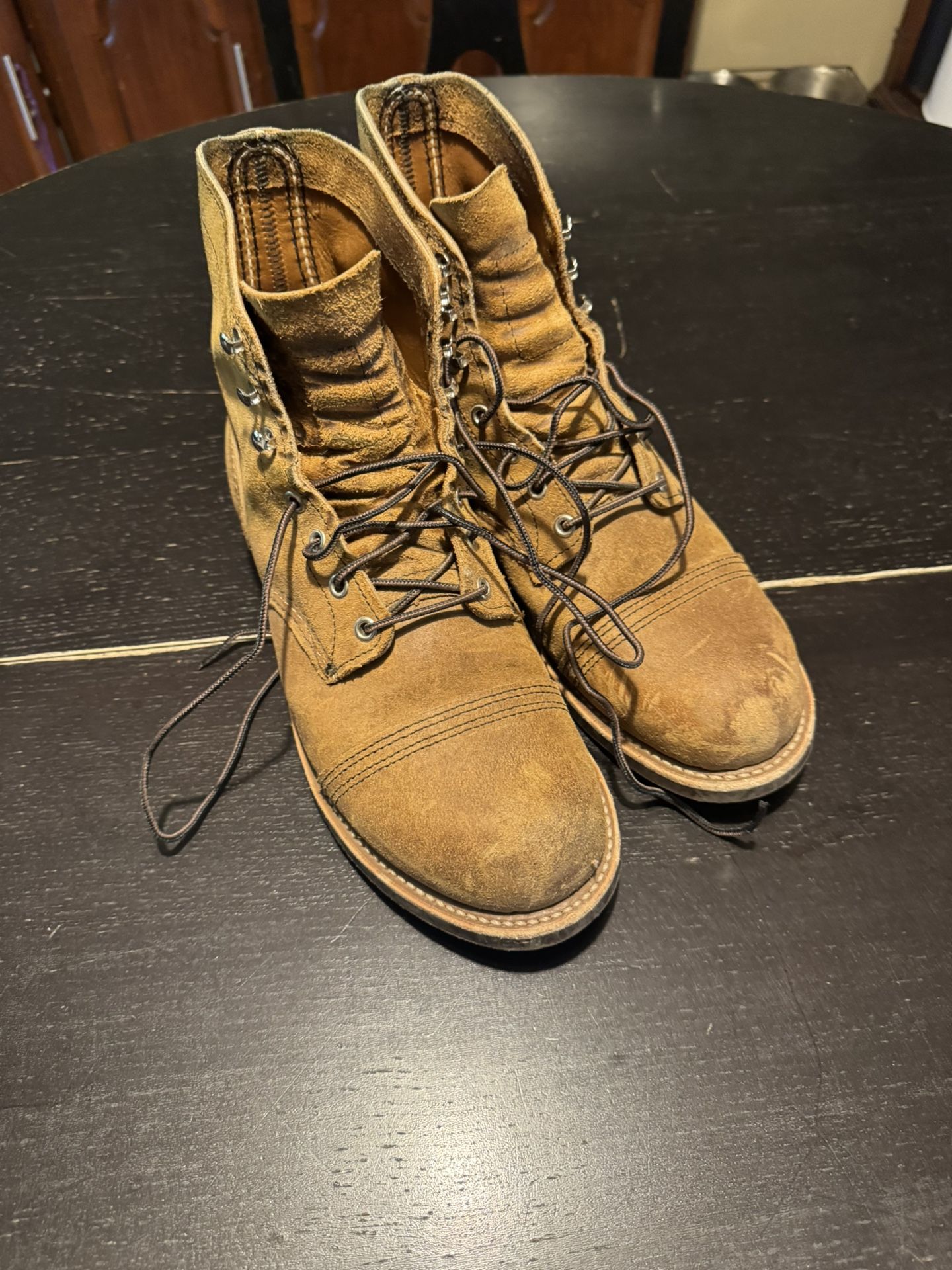 Redwing MEN'S 6-INCH BOOT IN HAWTHORNE MULESKINNER LEATHER has some wear