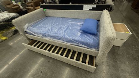 DAY BED