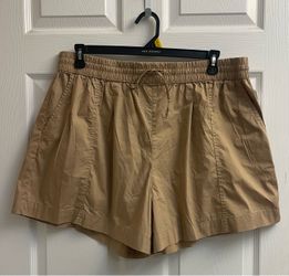 Brand new Ladies khaki poplin shorts size XXL
