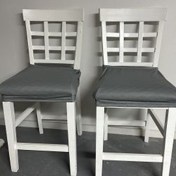 Stools / Chairs 