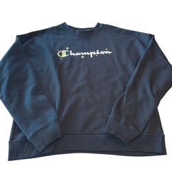 Champion Pullover Sweatshirt Crewneck Long Sleeve Black Women’s  Size Medium    Great pre owned condition, no signs of wear. No stains or holes.  Ches