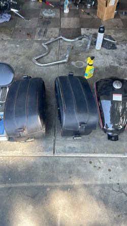 Motorcycle motorcycle saddlebag