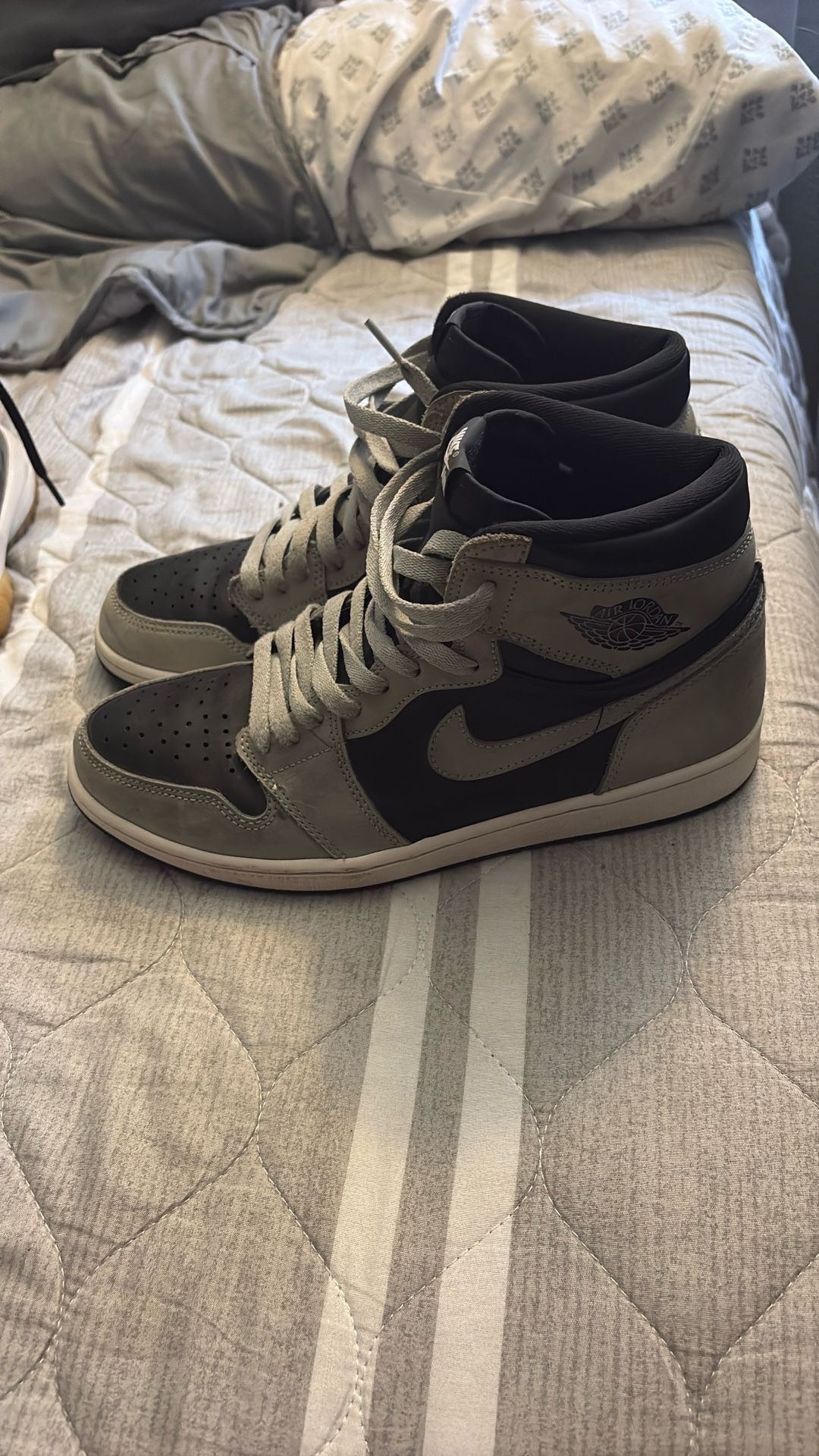 Jordan 1 Mid High Shadow