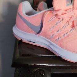 Women Brand New Nike Walking Shoes Size 10 Firm Price 