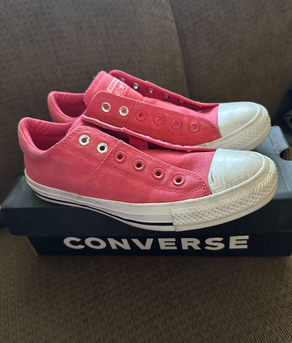 Converse Size 9