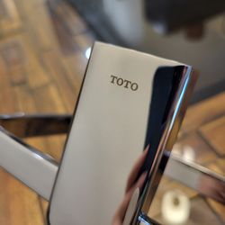 TOTO Upton: Towel Ring - Polished Chrome