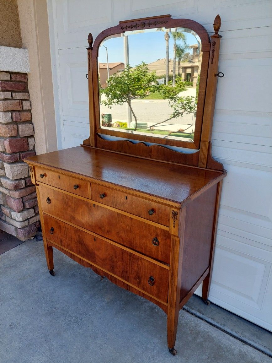 Antique dresser with mirror