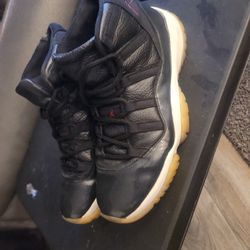 Used Jordan 11 "72-10" Beaters
