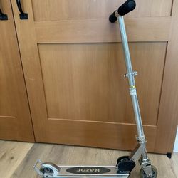 Razor Foldable Scooter Kids