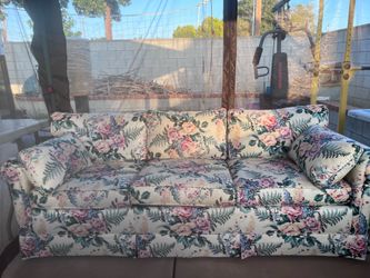 Ethan Allen Floral Sofa High Quality & Comfortable