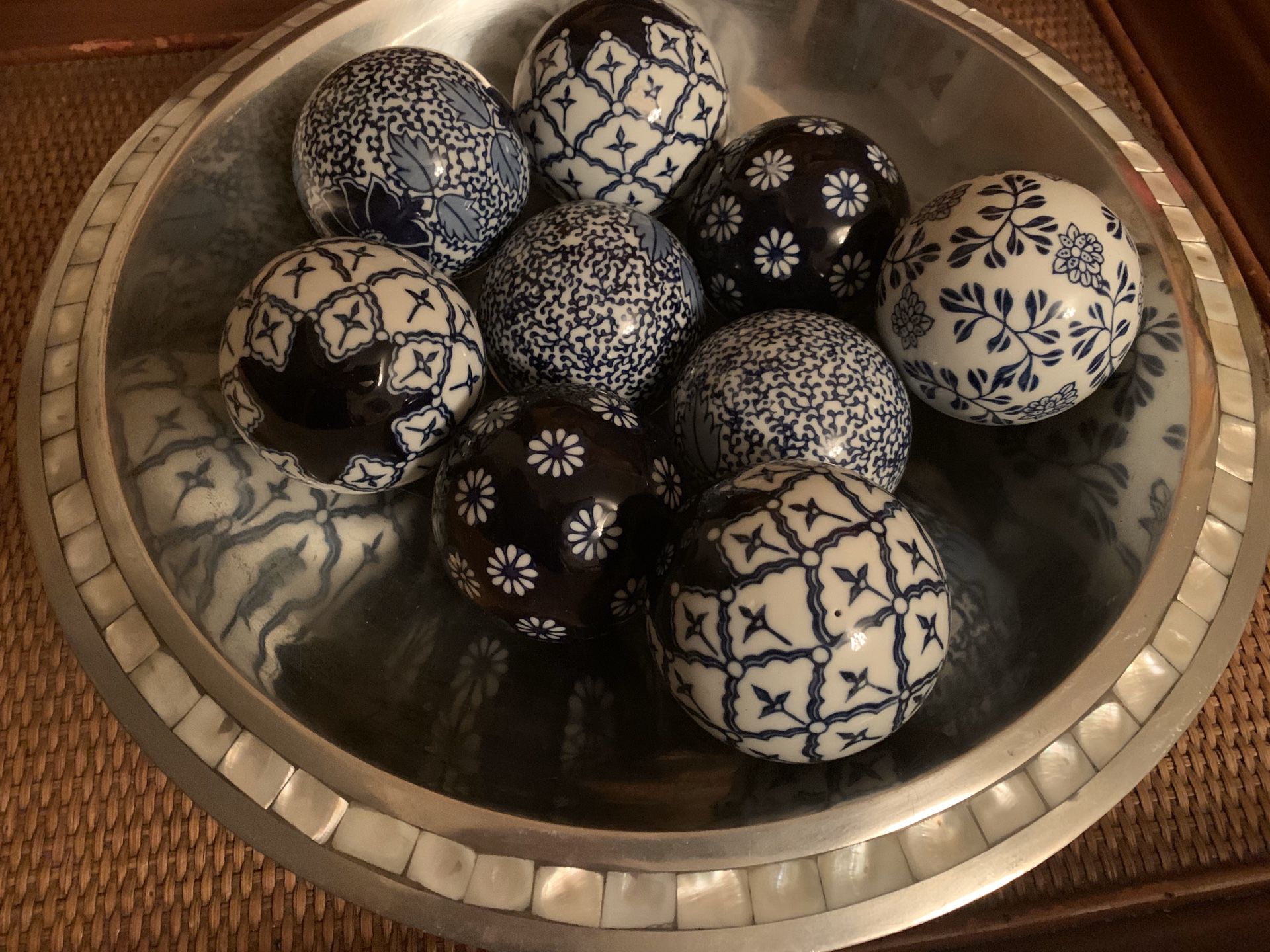 Set of 9 Gorgeous Decorative Porcelain Spheres - decor - bolas decorativas