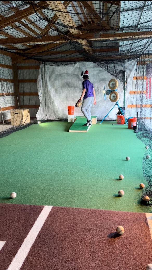 Indoor/outdoor Batting Cage W/ pitching Machine