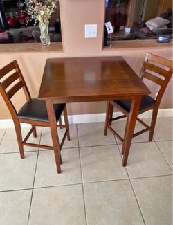 DINING ROOM SET
