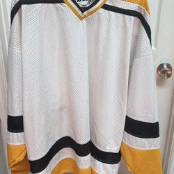 Adult Vintage Hockey Jersey Size 2XL Just $10 