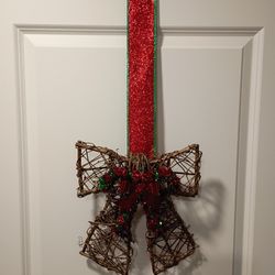 Super Cute Bow Floral that hangs on both sdes of the door