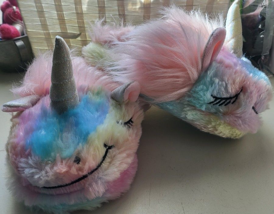 Unicorn Slippers Size 28/29