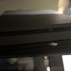 PS4 Slim 