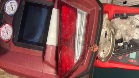 Hyundai ELANTRA tall light