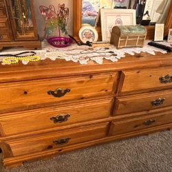 Dresser With Mirror