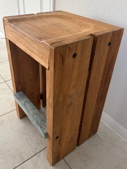 Selling a single, authentic Perpetual Teak Solo Stool by luxury designer Seasonal Living.  While designed as a heavy-duty 28" bar stool with a contour