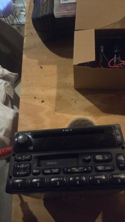 Radio, cassette CD 1999 Ford e 150 van hardly used