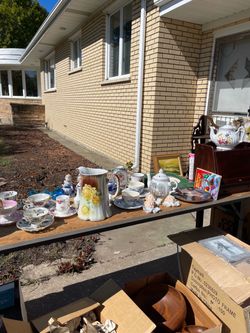 Oak Lawn Garage Sale