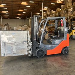 TOYOTA PROPANE FORKLIFT WITH BOXCLAMP 