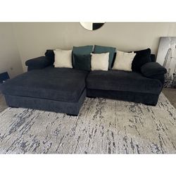 Couch & Table 