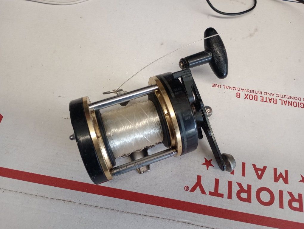 Vintage Shakespeare Tidewater 30 L fishing reel