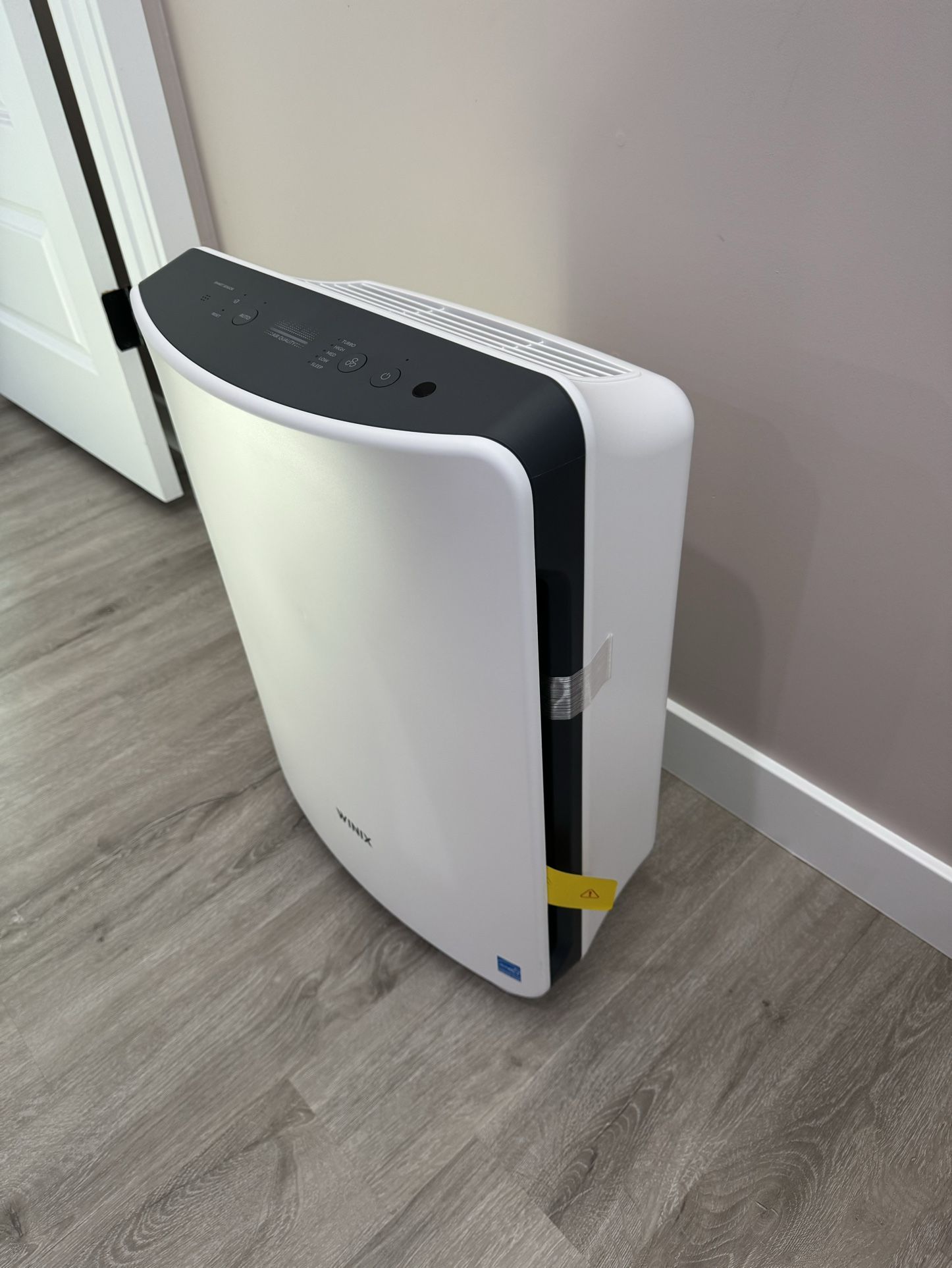 NEW Modern White Sleek Winix HEPA 3-Stage Air Purifier 480 Sq Ft