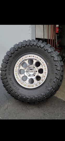 17" KM237 beadlocks w- 35" Toyo MT Tires