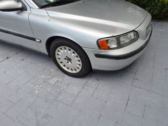 2001 Volvo V70 Wagon