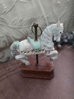 Vintage carrousel $10.