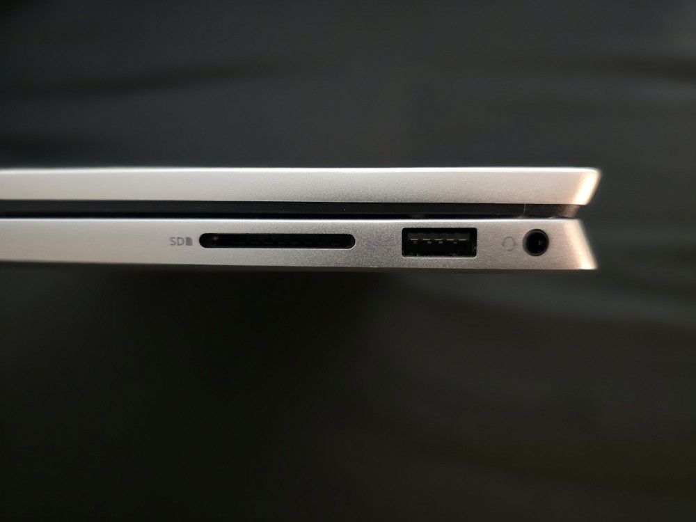 BROUGHT DELL LABTOP IN 2023, USED ONLY ONCE . BROUGHT BAG,MOUSE,PAD ACCESSORIES