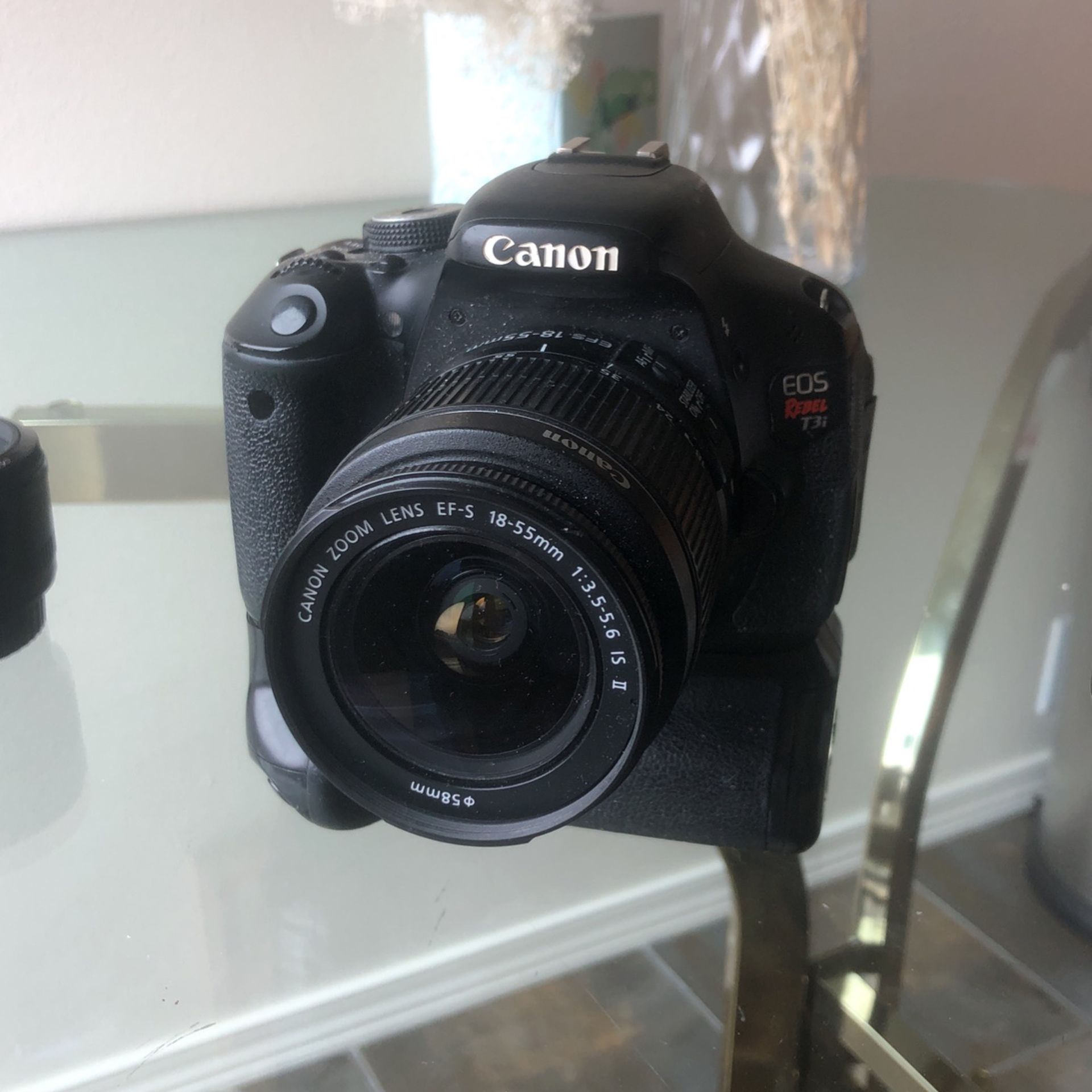 Canon T3i + 4 Lenses! $1000 value! 