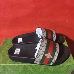  GUCCI GG SUPREME WEB BEE SLIDES 