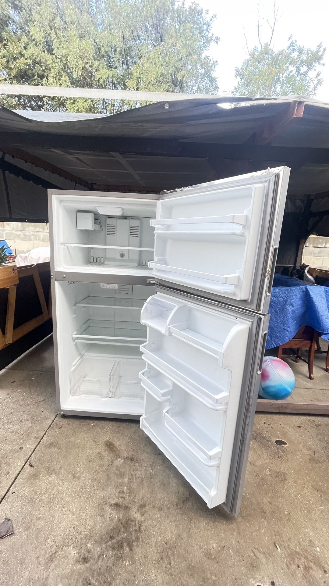 Vendo Este Refrigerador 