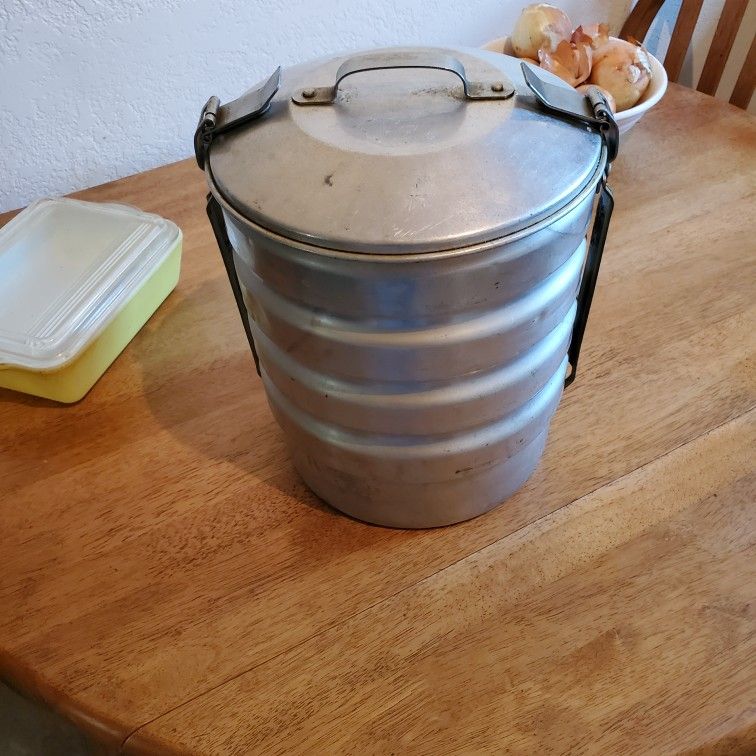 Buckeye 5 Piece Aluminum Stacking Picnic Set