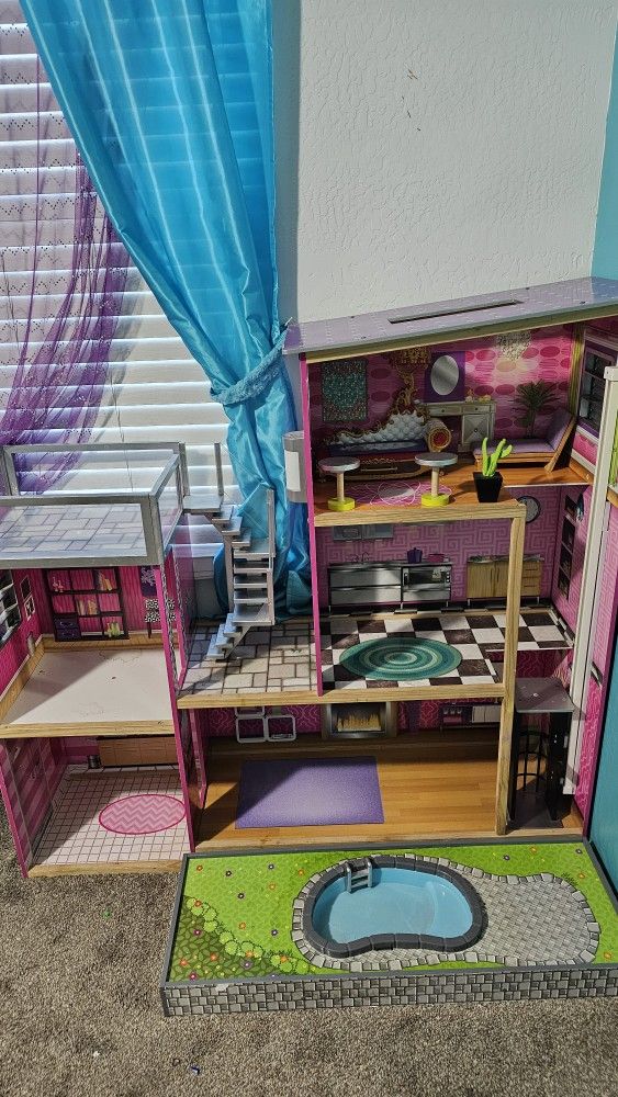 Doll House