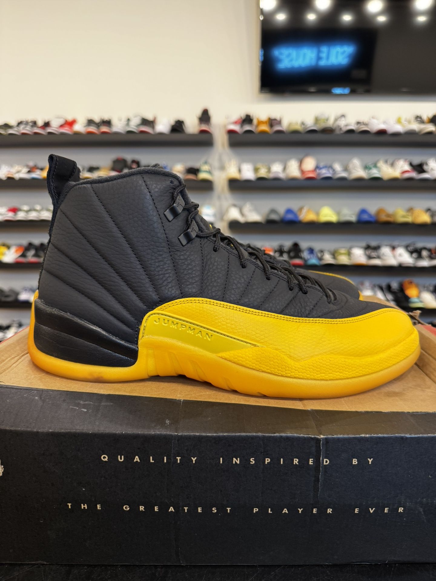 Jordan 12 University Gold Size 13 Pre-Owned