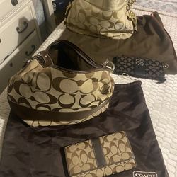 Med/ lrg brown/ beige  AUTHENTIC    COACH PURSE  & WALLET