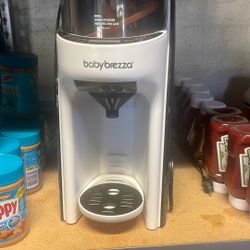 Baby Brezza Formula Dispenser 