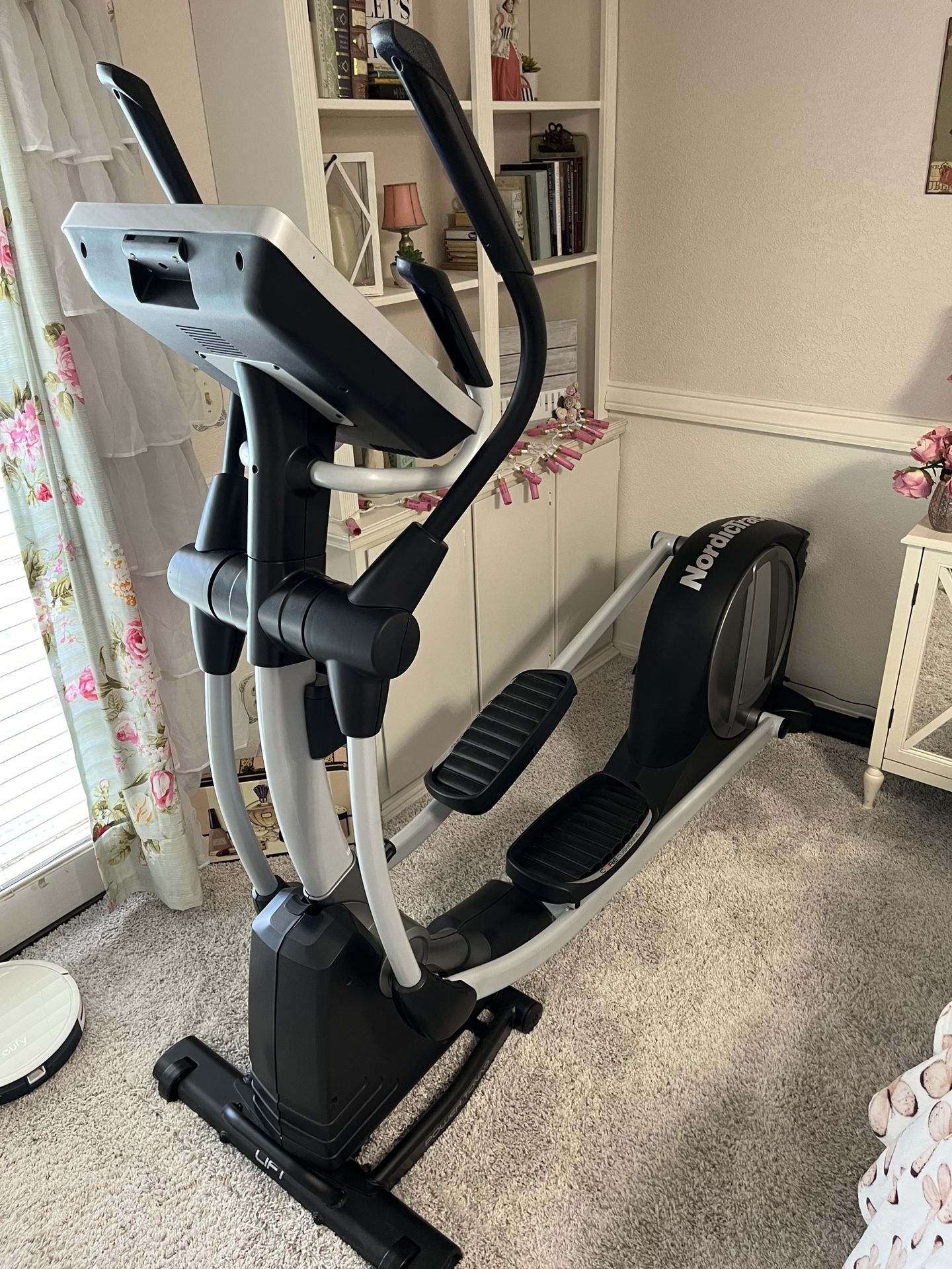 NordicTrack Spacesaver SE 9i Elliptical Exercise Machine (with iFit)